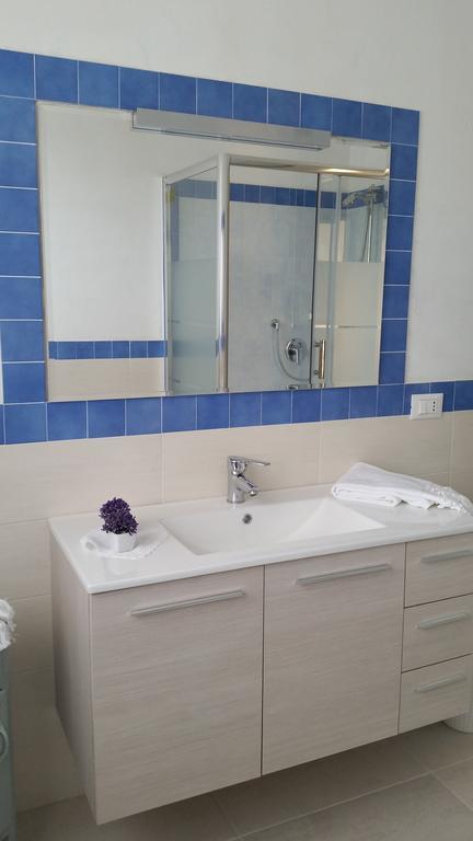 Apartment Iseo Lake サーレ・マラジーノ 部屋 写真